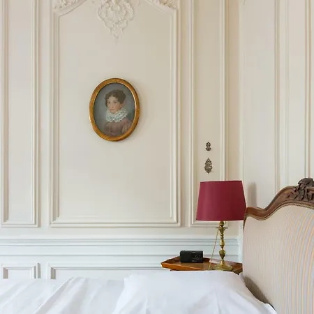 Apartment Veeve Ornate In The 8th *