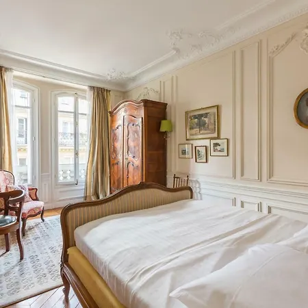 Apartment Veeve Ornate In The 8th *