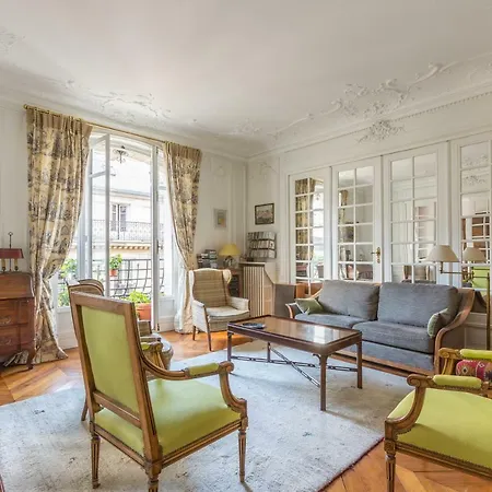 Veeve Ornate In The 8th Apartment Paris